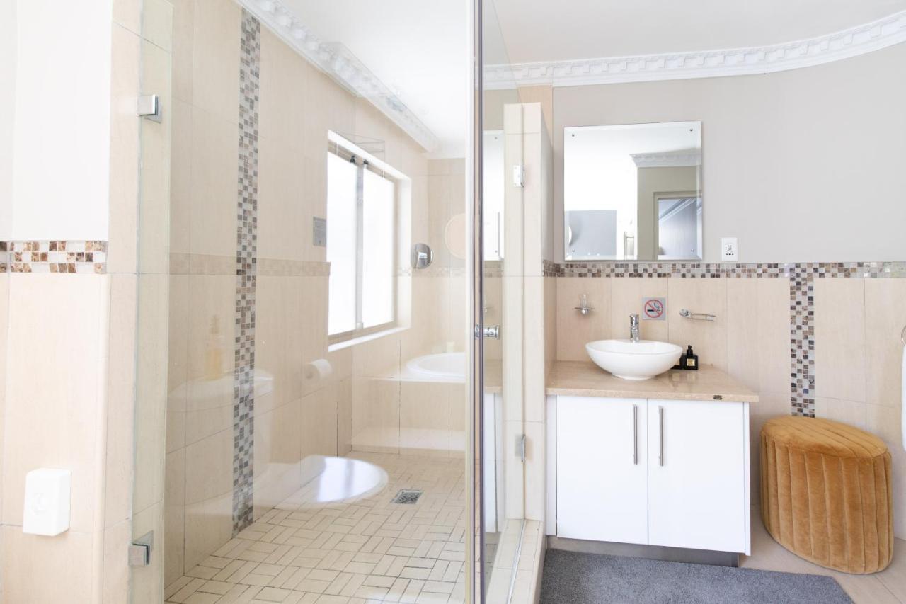 Oceana Palms Luxury Guest House Gordonʼs Bay Екстериор снимка