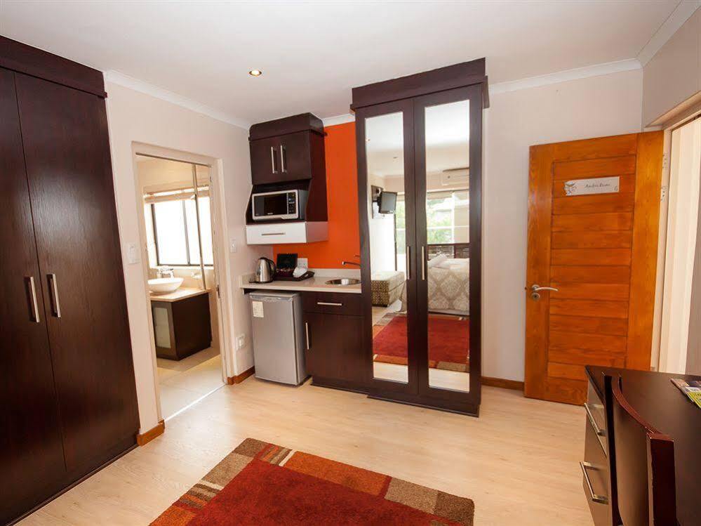 Oceana Palms Luxury Guest House Gordonʼs Bay Екстериор снимка