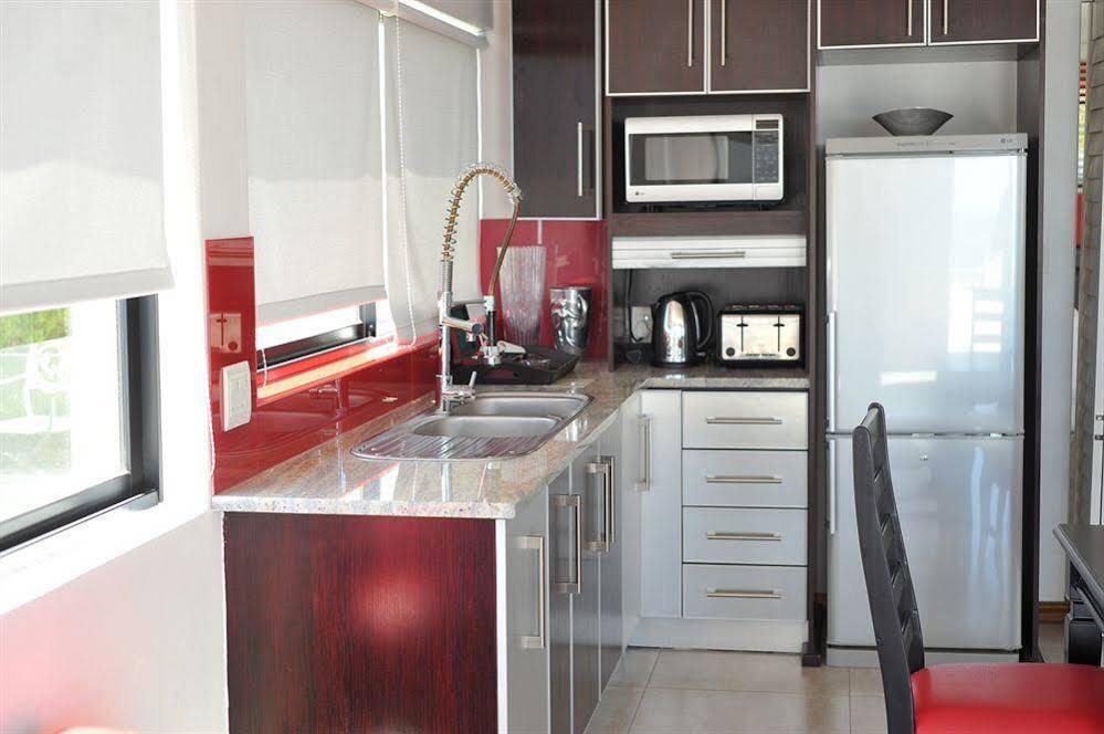 Oceana Palms Luxury Guest House Gordonʼs Bay Екстериор снимка